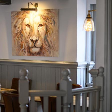 The Lazy Lion Bed and Breakfast Milford on Sea Exteriör bild
