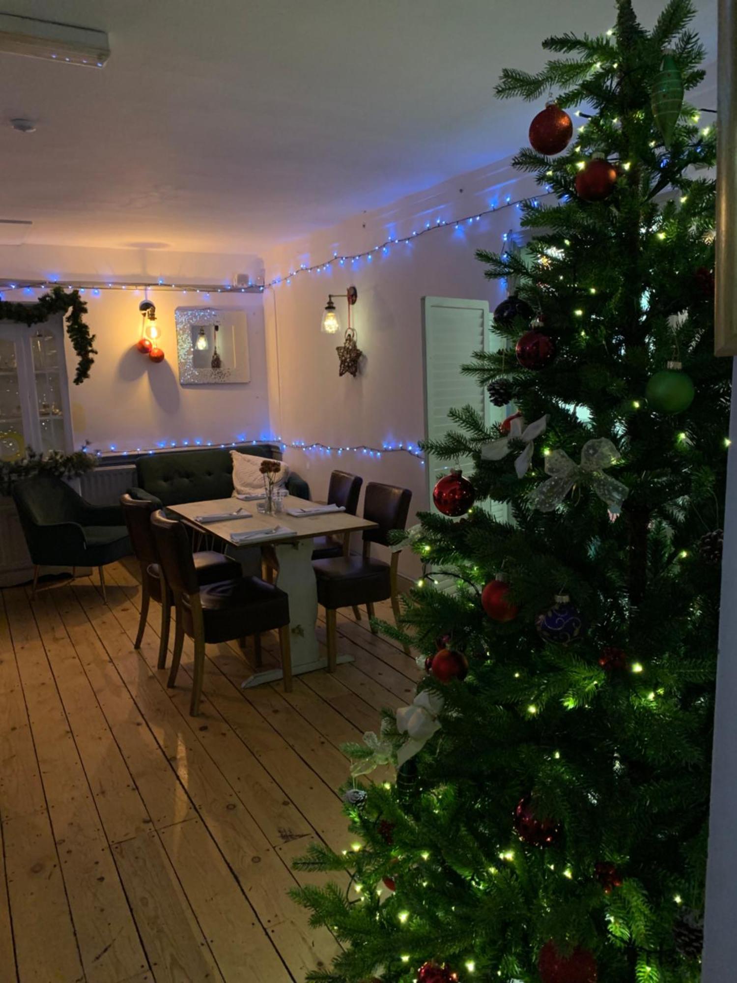 The Lazy Lion Bed and Breakfast Milford on Sea Exteriör bild